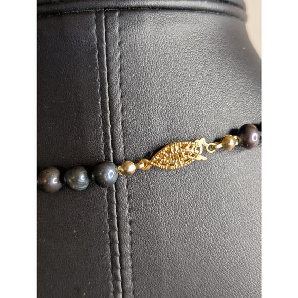 Vintage Black Freshwater Pearl Hand-Knotted Slightly Graduated 18" Necklace - Picture 11 of 12